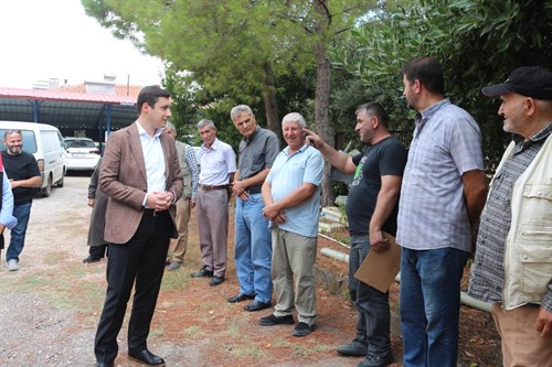 Sera çiftçilerimize sera örtüleri dağıtımı Kaymakamımız ile İlçe Tarım Ve Orman Müdürünün katılımıyla yapıldı.